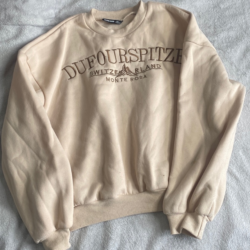 Medium pullover top fall sweater